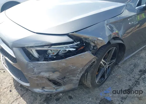 2019 Mercedes-Benz A 220 z USA, uszkodzony, nr VIN WDD3G4EB2KW012781